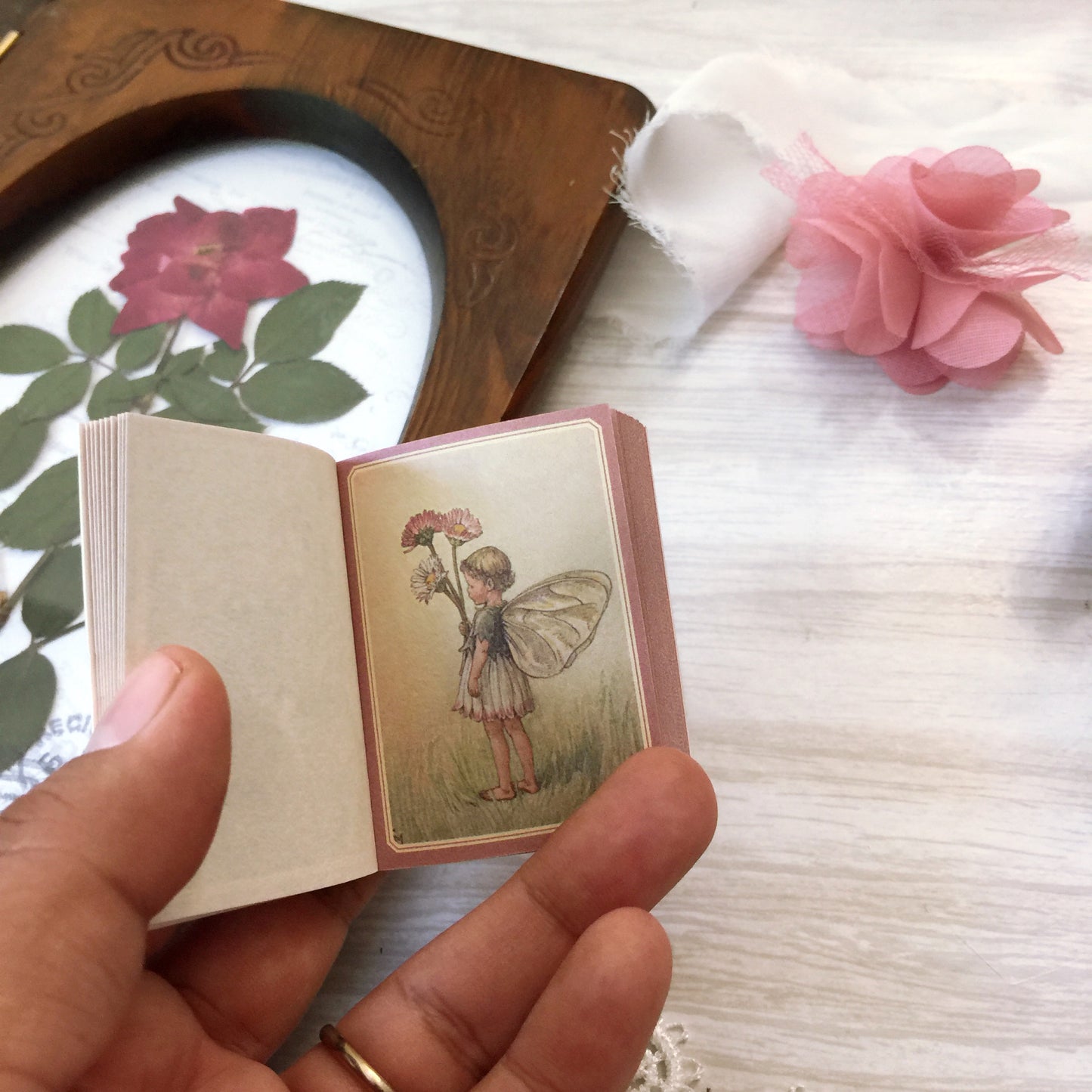 Fairy tale town - Mini ephemera book