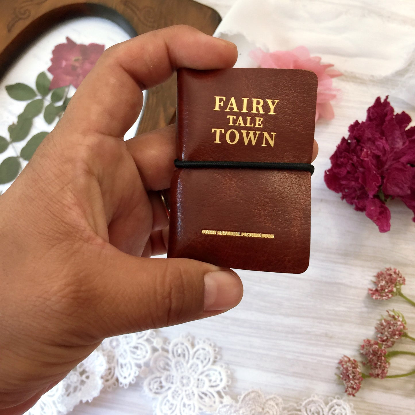 Fairy tale town - Mini ephemera book